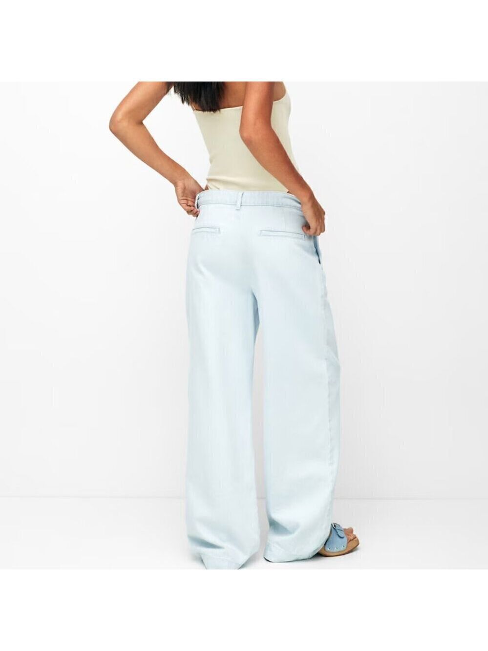 Pull&Bear Size 2 Light Blue Wide-Leg Pleated Jeans Oversized Fit